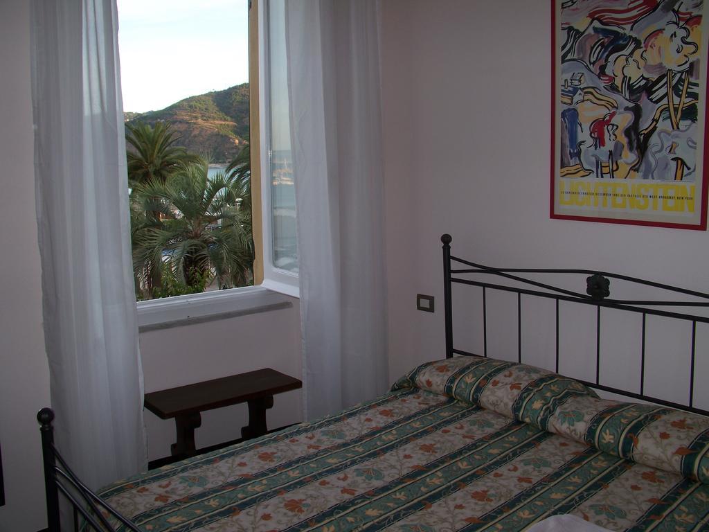 ססטרי לבאנטה B&B Portobello חדר תמונה